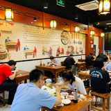 这家面馆高朋满座，原来就因为这个……