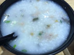招牌鲜肉小笼汤包-玖鲜小笼(中山广场店)