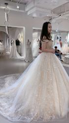 -艾米丽婚纱礼服