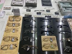 -视野联行眼镜蔡司·依视路官方授权店(顺城店)