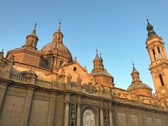 -皮拉尔圣母圣殿主教座堂