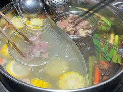番茄卤水鸳鸯锅-仄园围炉坊·牛肉火锅·汕头卤水火锅(蛇口店)