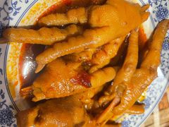 -爆炸头阿姨小四川正宗川味小吃(无任何分店)