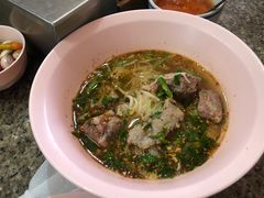 排骨冬阴功米线-马里奥明星猪脚饭