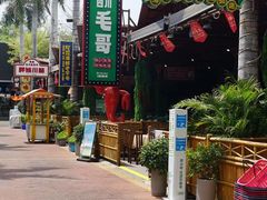 -三亚火车头万人海鲜广场