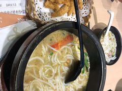 -蒙自源米线大王(东站店)