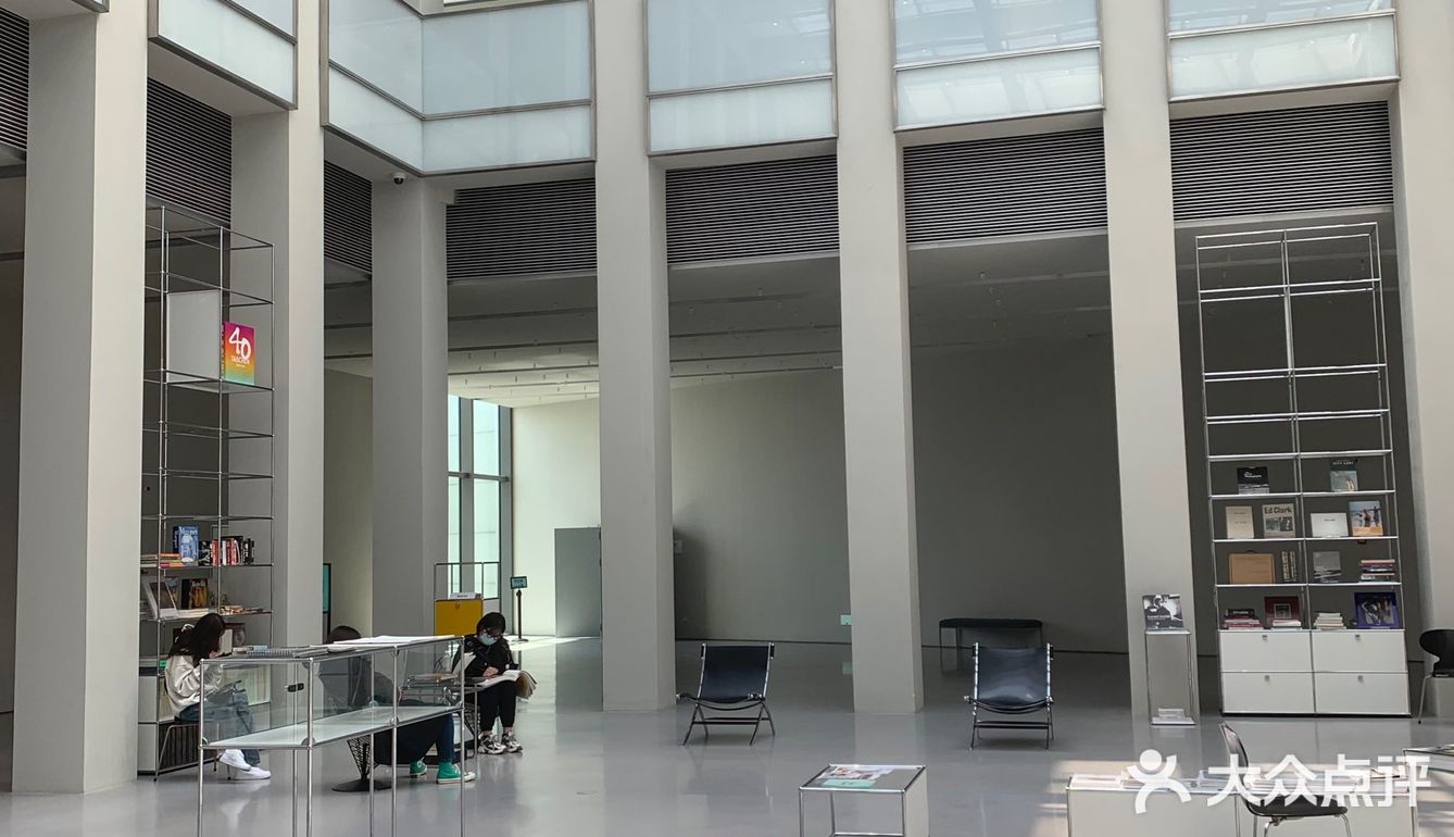可以好好看看建筑看看展，赏赏花望望江