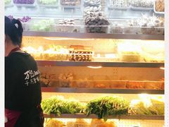 自助取餐区-万记麻辣烫国展总店