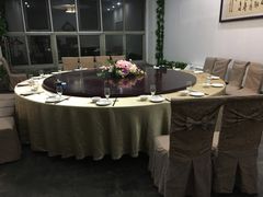 包厢-红栌温泉山庄生态美食餐厅