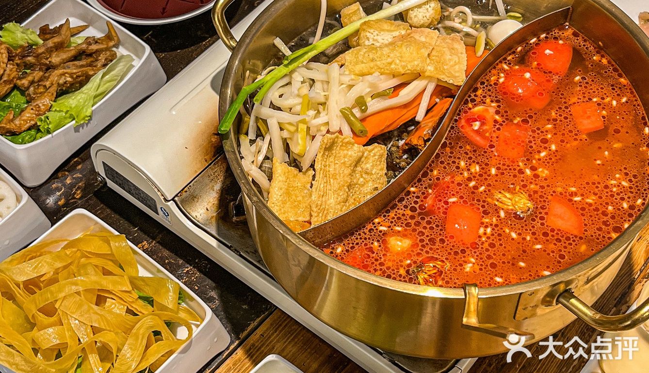 比较推荐的是：藤椒鸡肉片 涮在锅底真的太入味了
