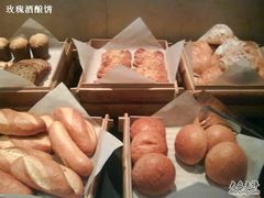 面包区-昆山琶拉帝诗酒店·河畔咖啡厅Riverside Cafe