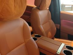 -理想汽车(世纪汇店)