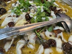 -何哥鲜鱼餐厅(龙湖花园店)