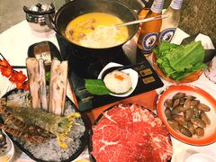 -鲜入围煮花胶鸡海鲜火锅