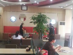 大堂-李先生牛肉面大王(营口大润发店)