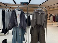 -URBAN REVIVO(七宝领展广场店)