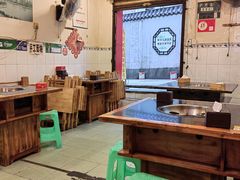 大堂-鸿顺老铁锅美蛙鱼府(解放碑店)