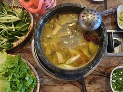 -鲁朗纳麦石锅鸡庄园