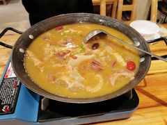 -霄汉牛三鲜湖北砂锅菜(万松园2店)