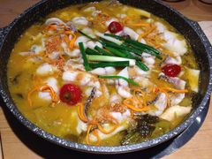 -山城外·非遗酸菜鱼(新都汇融店)