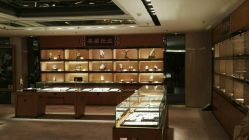 -北京七彩云南翡翠珠宝旗舰店(月坛店)