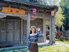 -雪山彩虹谷景区
