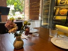 -LESCEDARS Brasserie Bistro香柏树