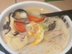 -蒙自源米线大王(东站店)
