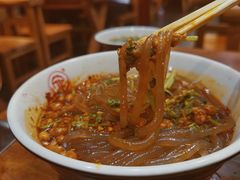 万记特色酸辣粉-万记麻辣烫国展总店