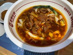 招牌红烧牛肉米粉-呷佬·长沙手工米粉(金沙江路店)