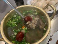 -马路牙子烧烤音乐酒馆(望京店)
