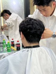 点击看大图 -Tipo Hair salon(明星)店