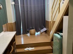 -乐嗨公寓(苏州火车站店)