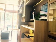 -西安大雁塔科技大学地铁站亚朵酒店