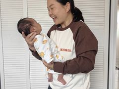 -鲸鱼妈妈月嫂/育婴师定制