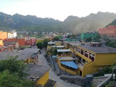 -百里峡七彩艺术小镇