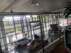 -上海星瀚奔驰4S店(红柳路店)