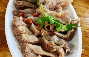 White-Cut Guishan Meat Platter