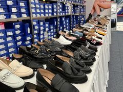 -百年港湾奥特莱斯(香炉礁店)