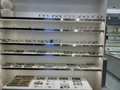-视野联行眼镜·蔡司·尼康·授权优选门店(青浦宝龙店)