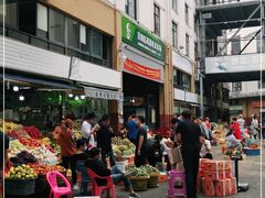 -三亚新鸿港水果一级批发市场