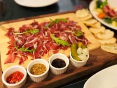 -恰餐厅及酒吧 CHAR Bar & Grill (北京丽都皇冠假日店)