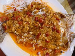 油浸鱼-堂瓦里·33年传统赣菜(第一街区店)