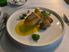 香煎三文鱼配奶油口蘑汁-马克西姆餐厅(崇文门店)