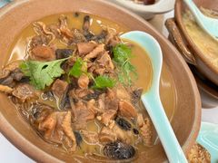 小鸡炖榛蘑-止观小馆·辽河口渔家菜(王府井店)