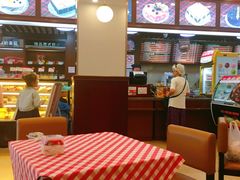 大堂-红宝石·鲜奶小方·海派西点房(南丹店)