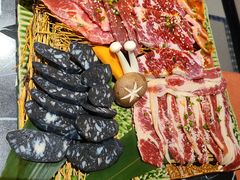 -山川小町·极番烧肉(新地假日广场店)
