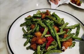 Green Beans with Pig's Trotter Tips