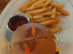 澳洲厚牛堡-COMMUNE幻师(上邦百汇城店)