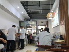 -黄阿姨锅贴大王(万航渡路店)